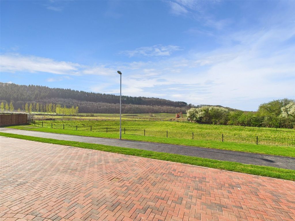 Property photo 2 of 14 Picture No. 01