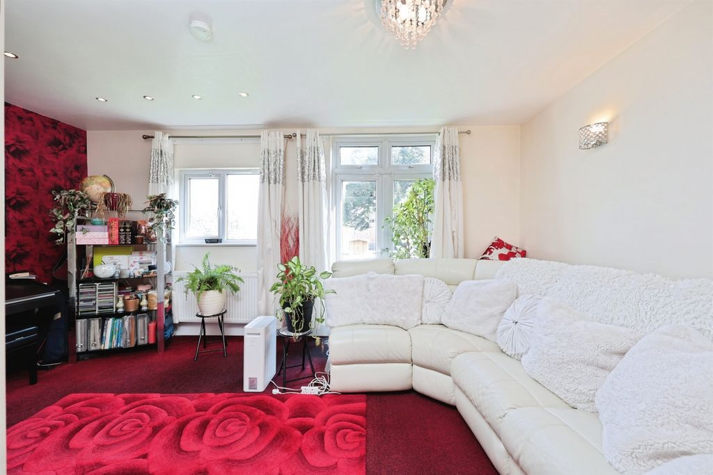 Property photo 3 of 22