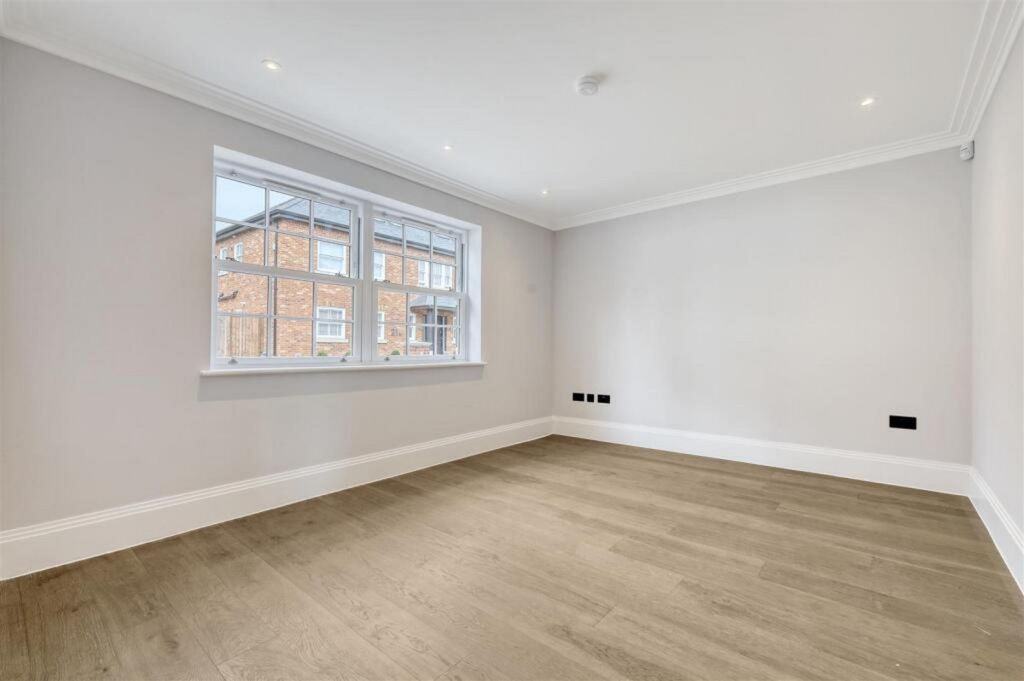 Additional image 8 of 6 bed detached house for saleIvy Chimneys, Epping CM16
