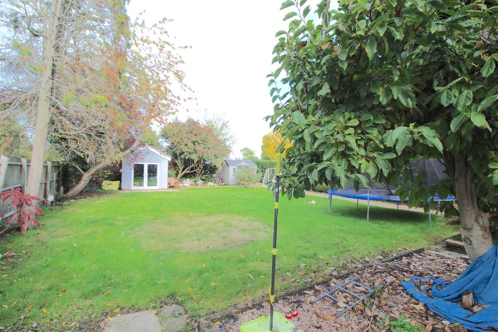 Property photo 3 of 4 Garden