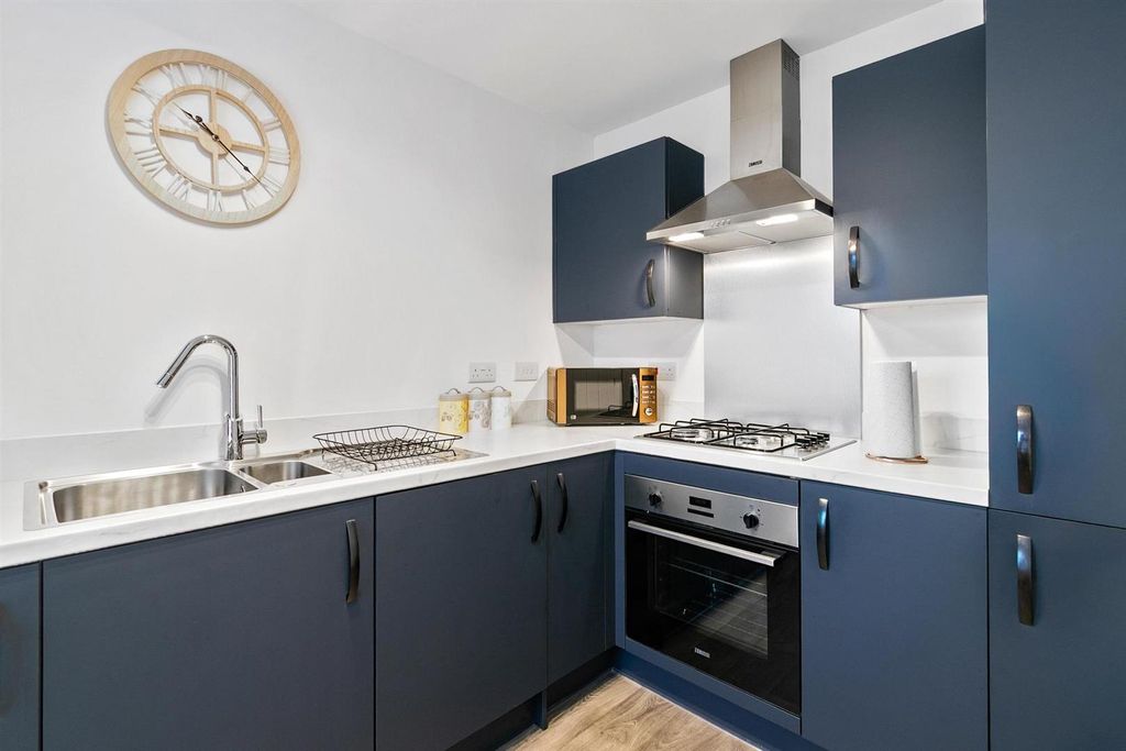 Property photo 3 of 25