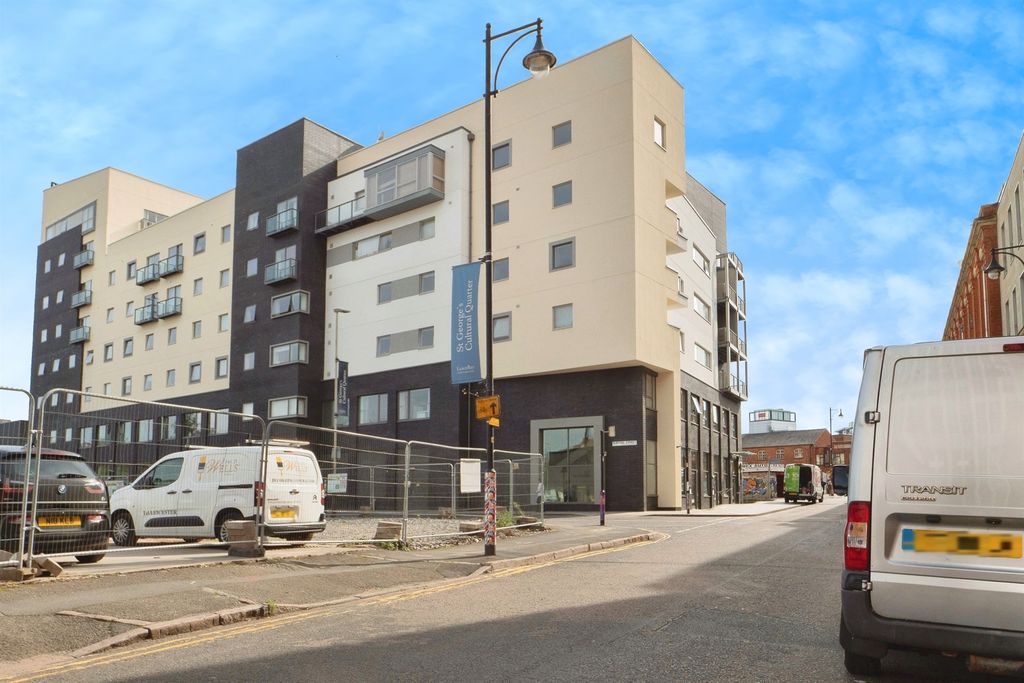 Property photo 1 of 17 Image