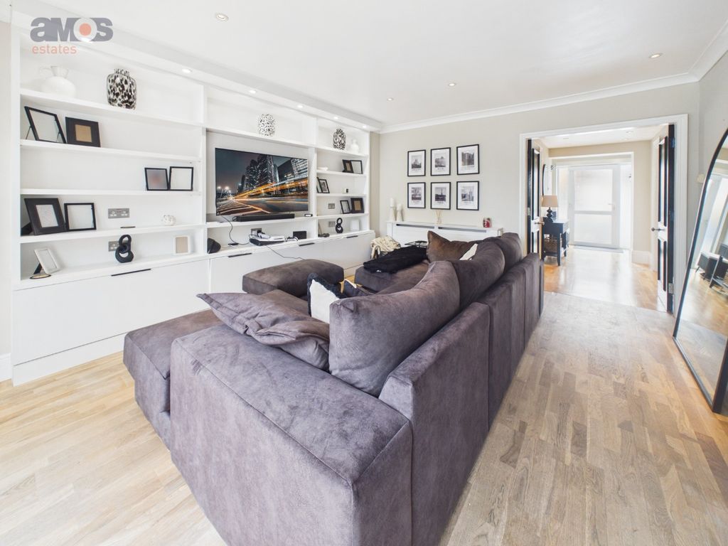 Property photo 2 of 26 5212233