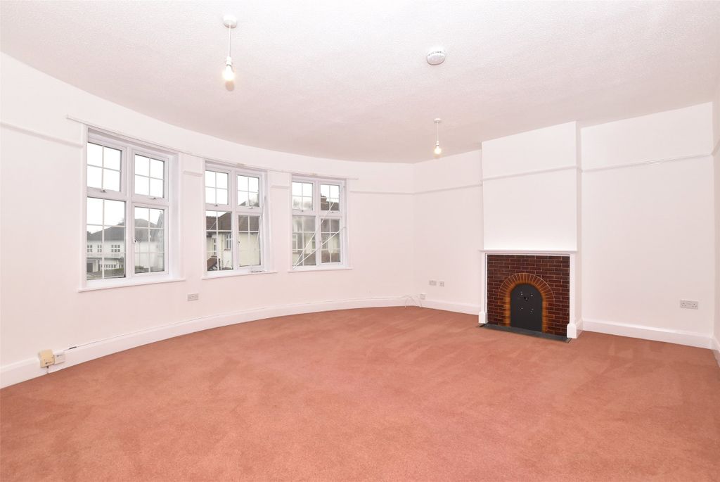 Property photo 1 of 13 Living Room