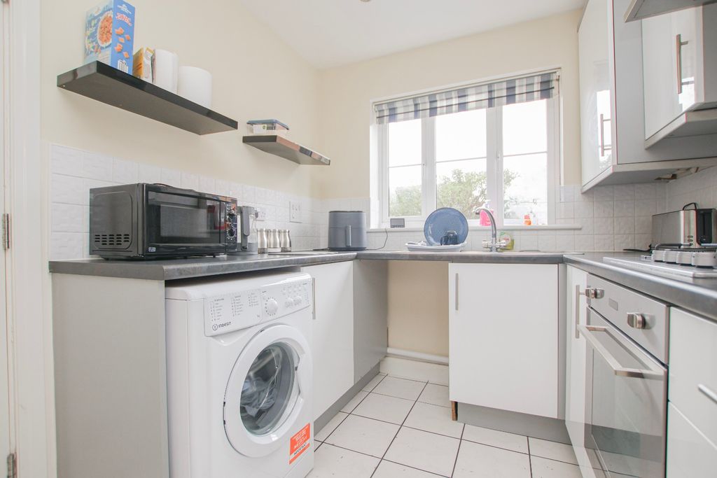 Property photo 2 of 16 5083871