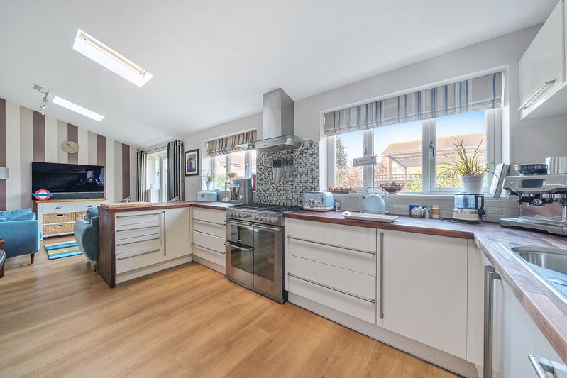 Property photo 3 of 21 Kitchen