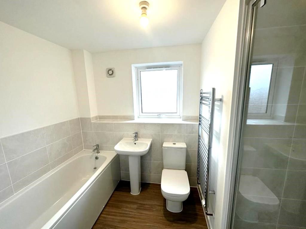 Property photo 3 of 7 79 Newman Bathroom.Png