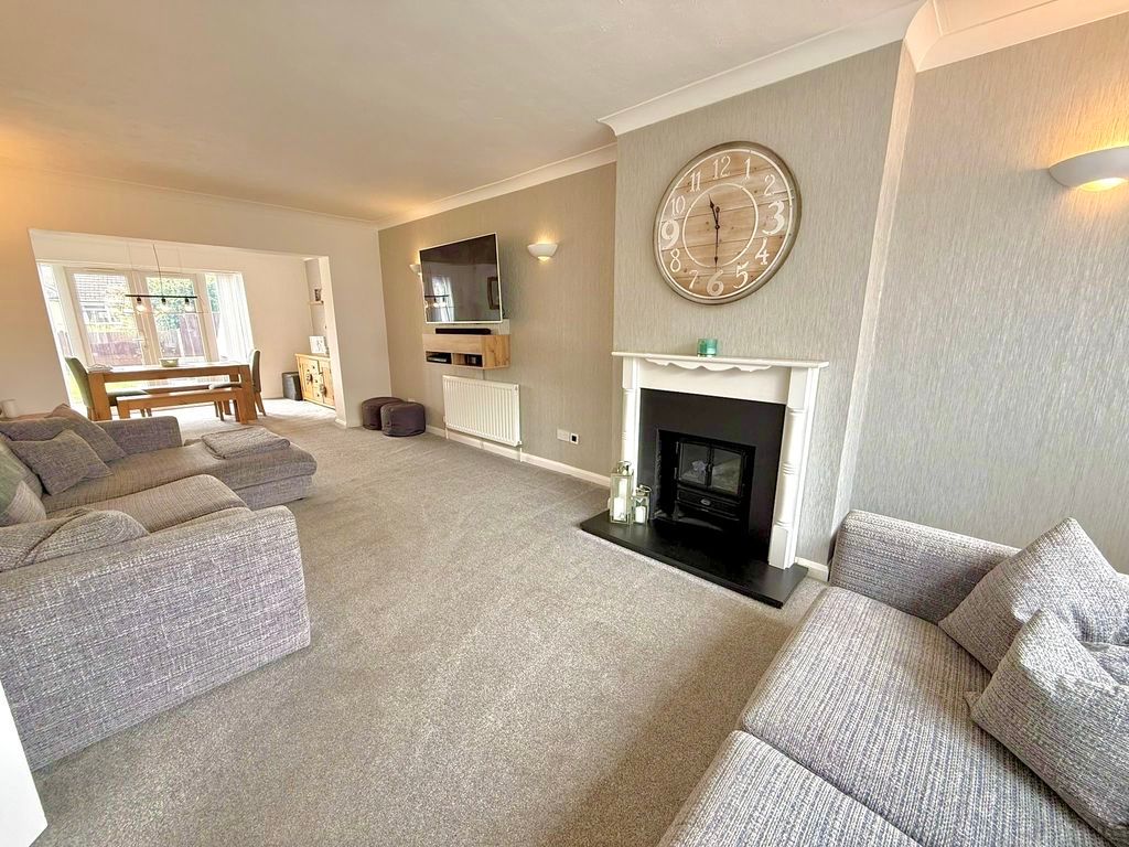 Property photo 2 of 20 Lounge