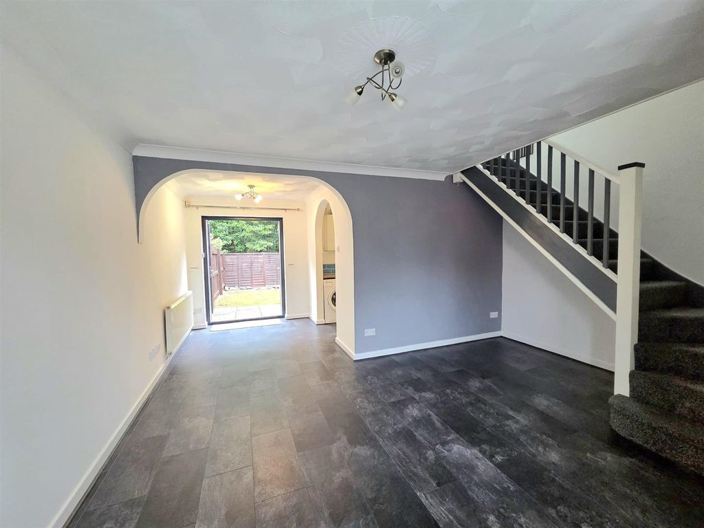 Property photo 3 of 17 26 Castel Morgraig Dining Room.Jpg