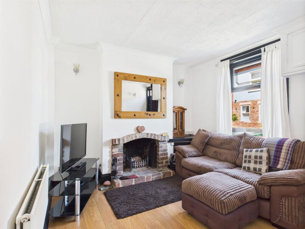 Property photo 2 of 11