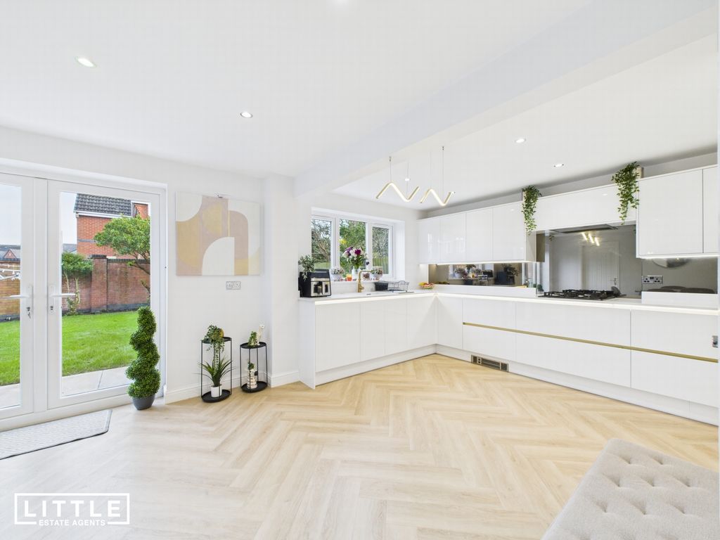 Property photo 2 of 45 Photo 12