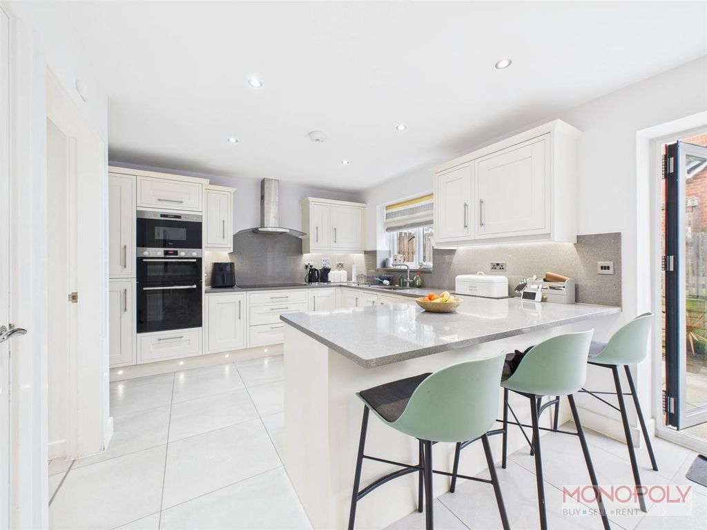 Property photo 2 of 34 Cam01943G0-Pr0560-Still009.Jpg