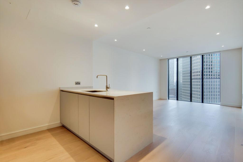 Property photo 3 of 10 Kitchen/Reception