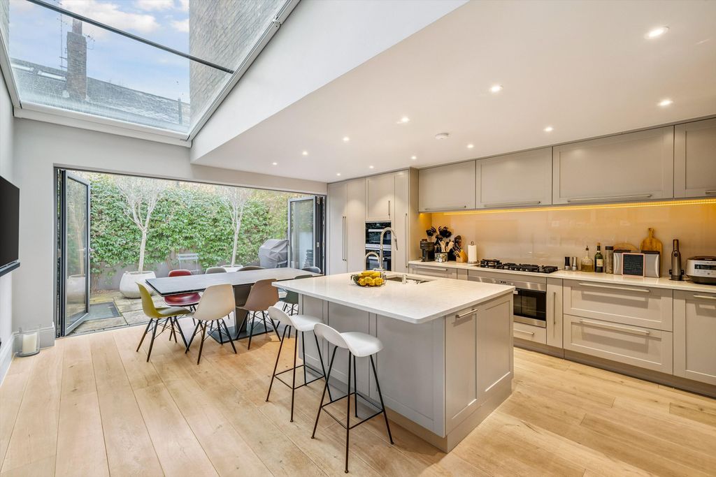 Property photo 1 of 30 Image