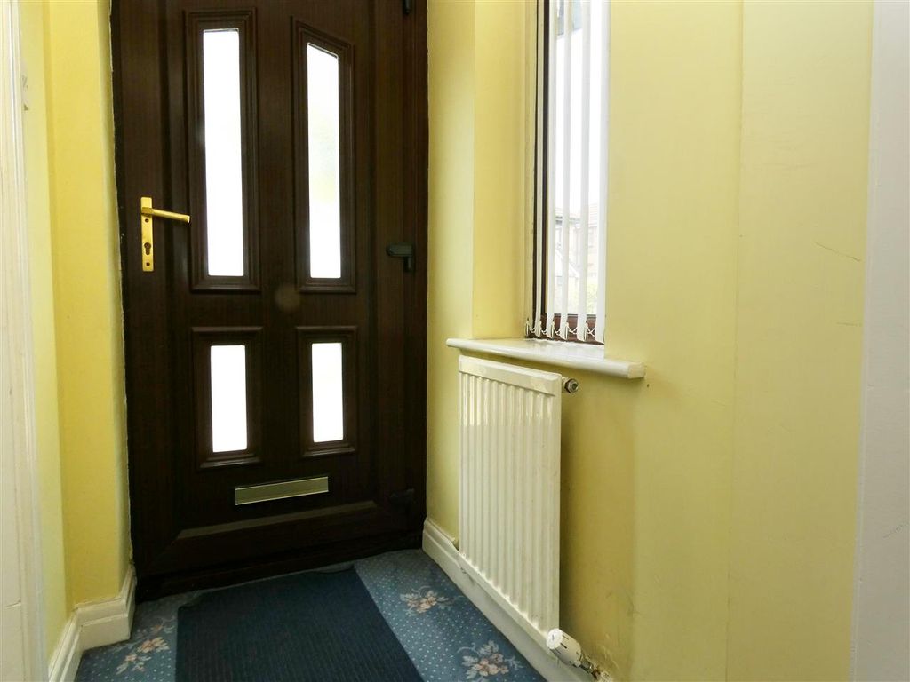 Property photo 3 of 23 Entrance Porch