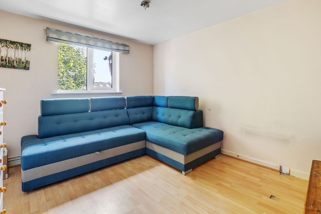 Property photo 3 of 12