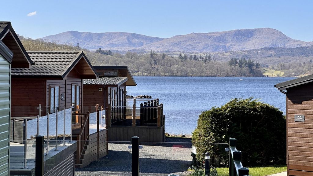 Property photo 2 of 8