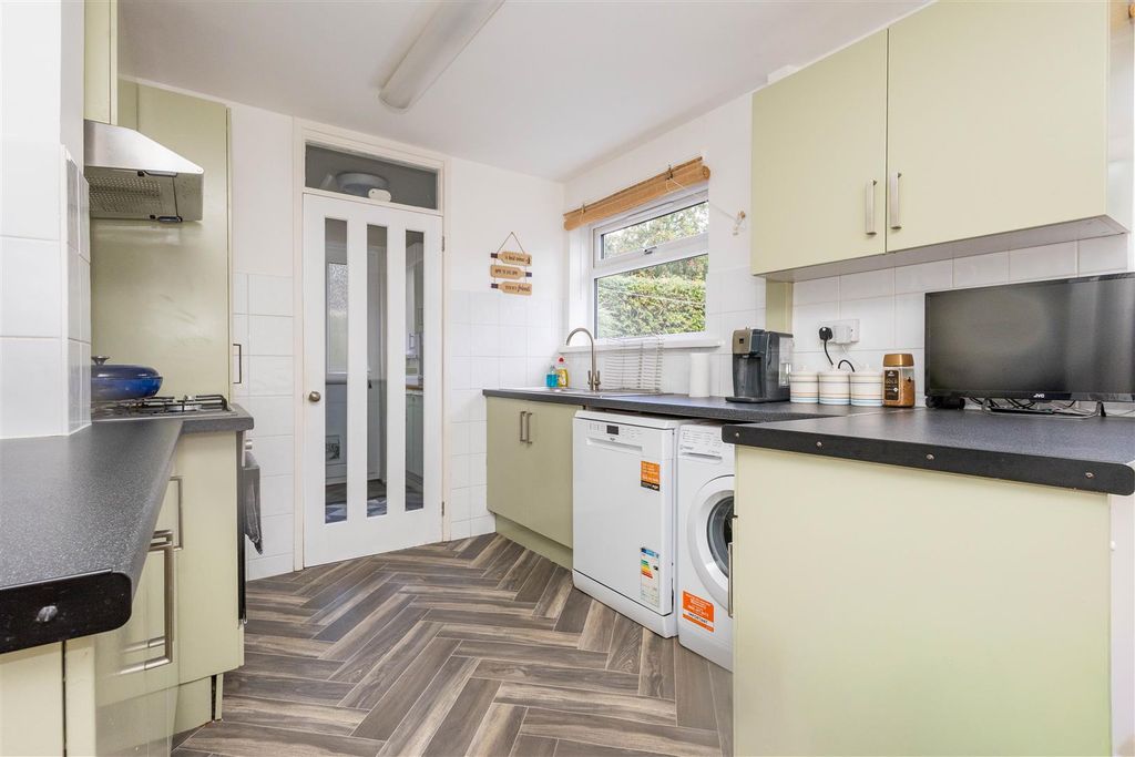 Property photo 3 of 15 Kitchen/Diner