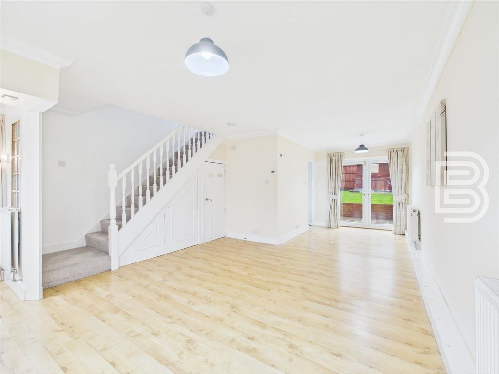 Property photo 3 of 19 Cam03823G0-Pr0250-Still003.Jpg