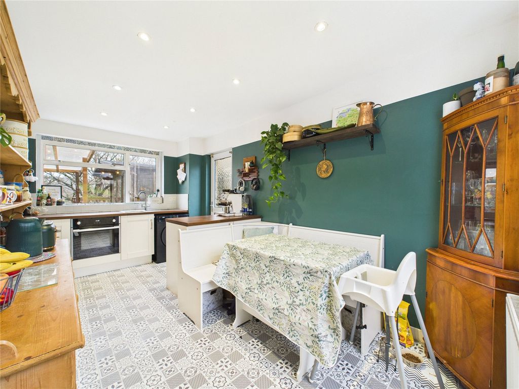 Property photo 3 of 23 Picture No. 27