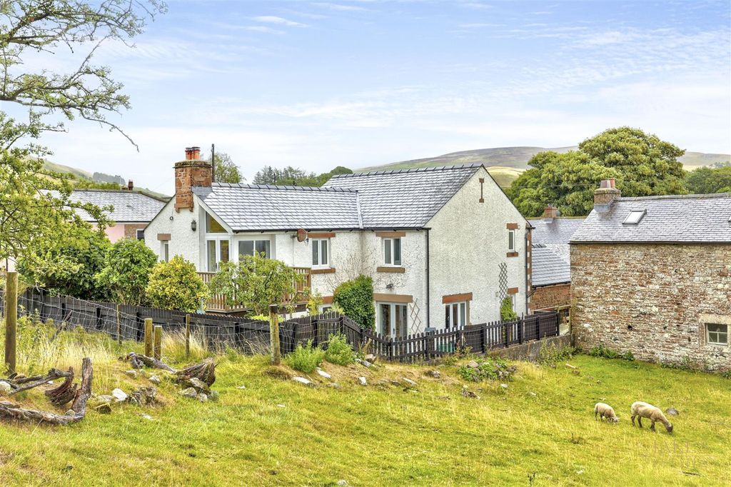 Property photo 1 of 27 Deepdale