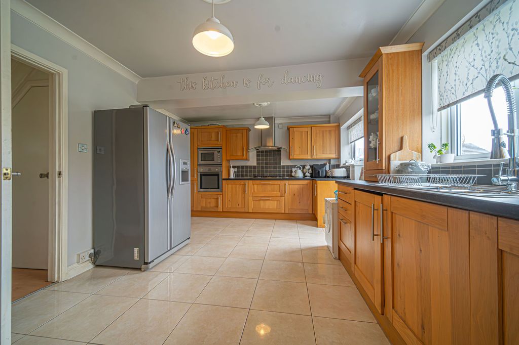 Property photo 2 of 57