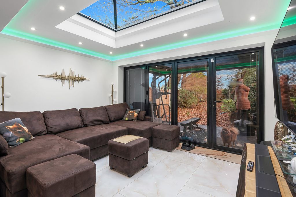 Property photo 2 of 16