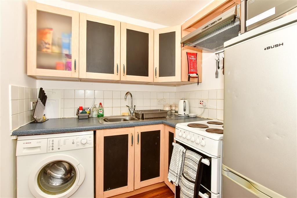 Property photo 1 of 6 Kitchen