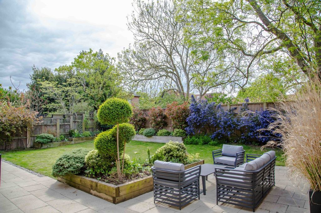 Property photo 2 of 23 Picture No. 26