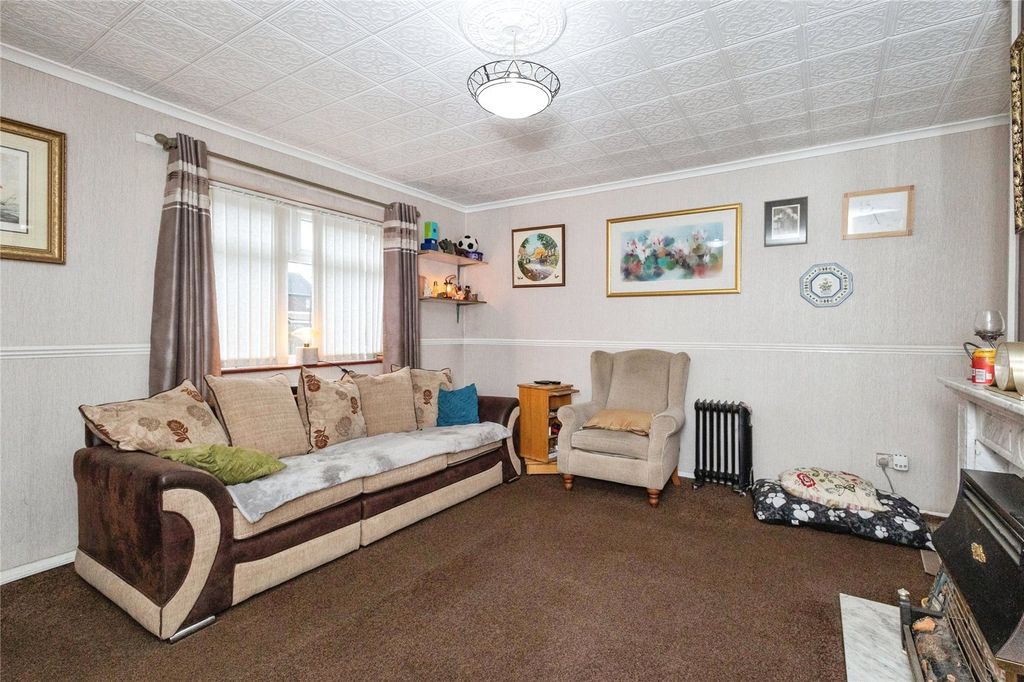 Property photo 2 of 17 Living Room