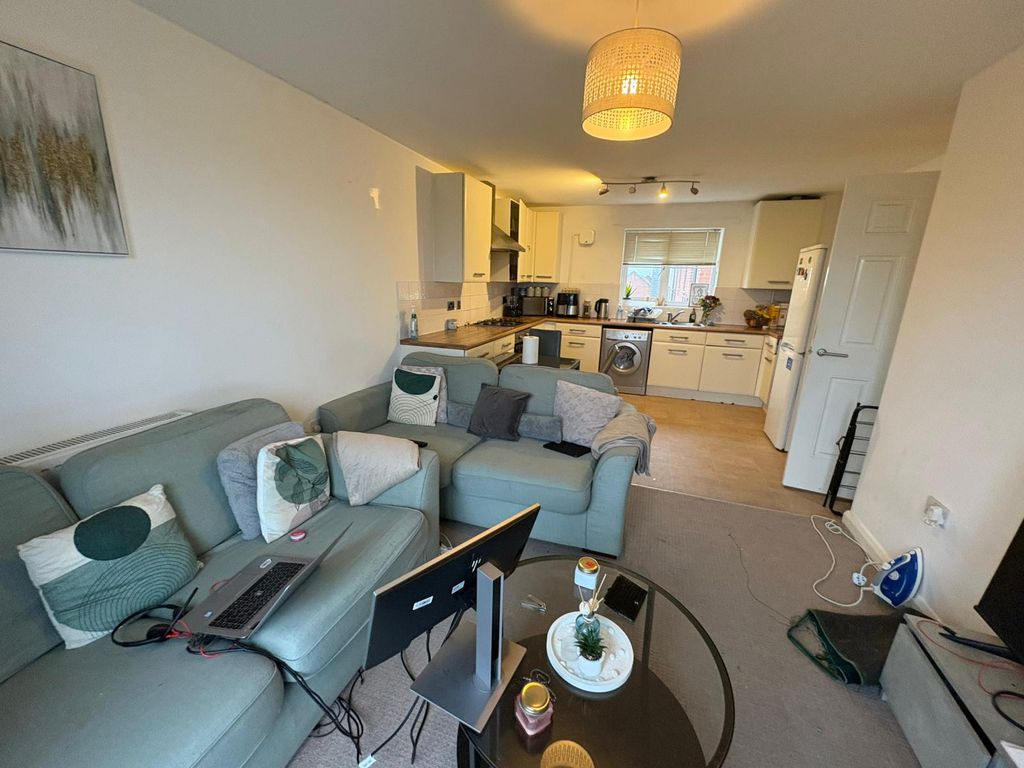 Property photo 2 of 7 Living Room