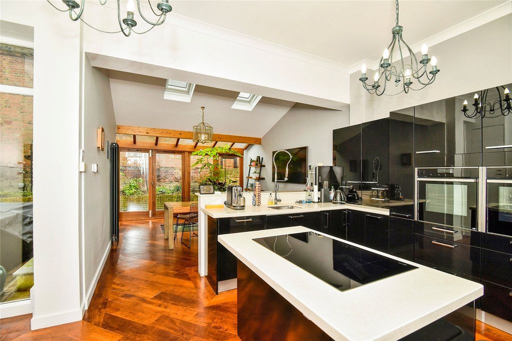 Property photo 3 of 26 Kitchen/Diner