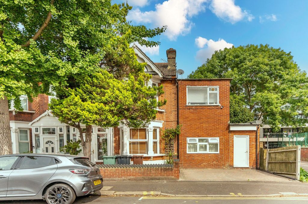 Property photo 2 of 18