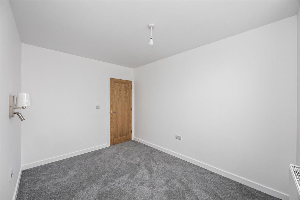 Additional image 14 of 2 bed flat to rentMontague Street, Worthing BN11