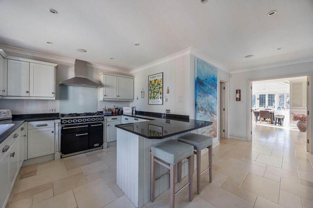 Property photo 2 of 36 Image