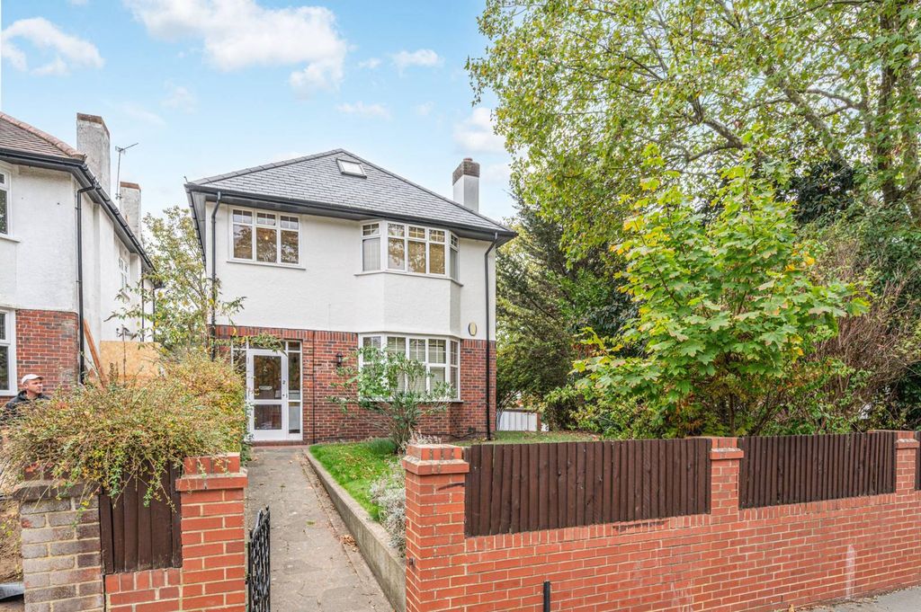 Property photo 2 of 24