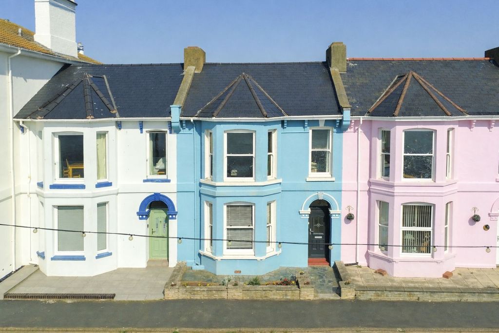 Property photo 1 of 31