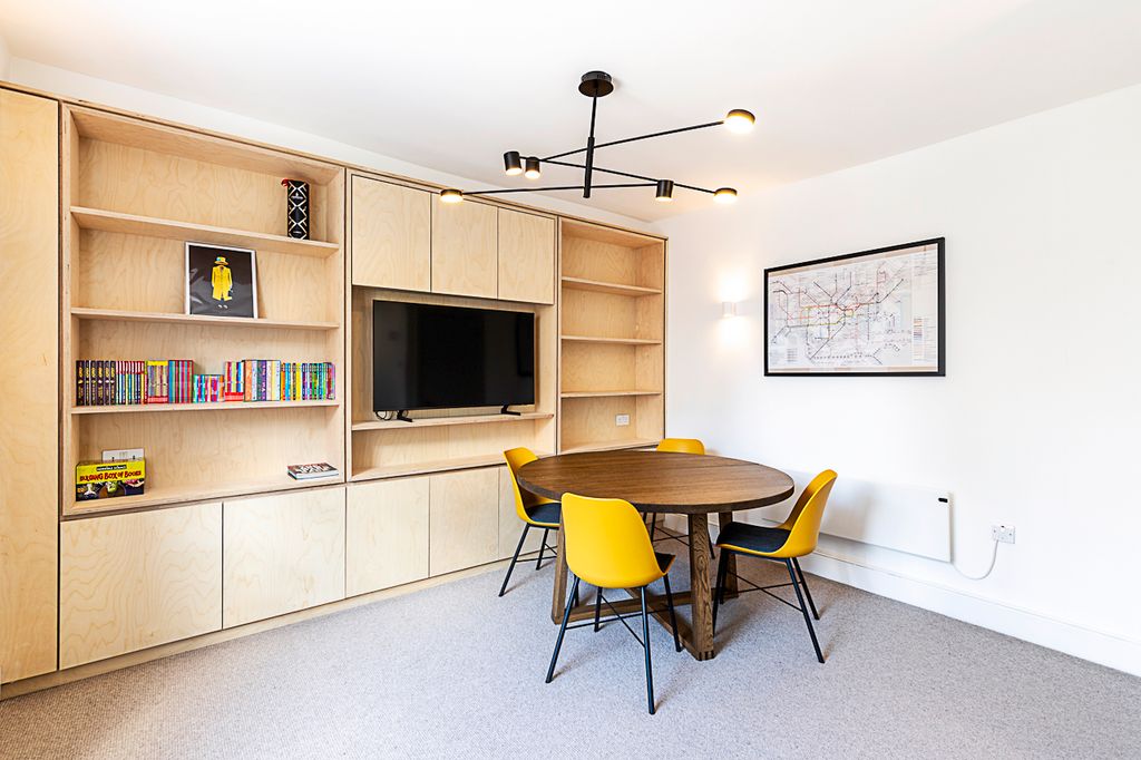 Property photo 3 of 26