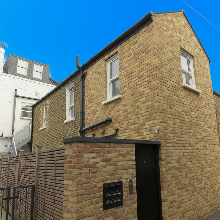 Property photo 2 of 40 Mews Style Cottage