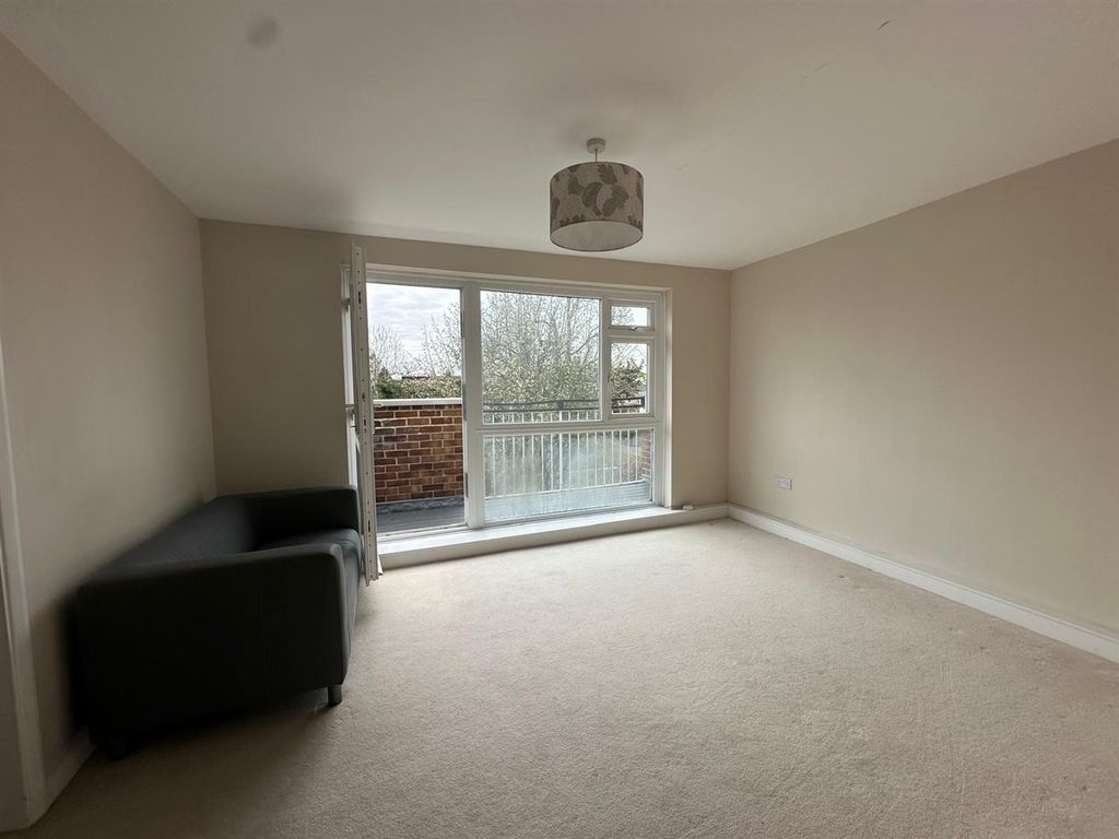 Property photo 2 of 10 1000198467.Jpg