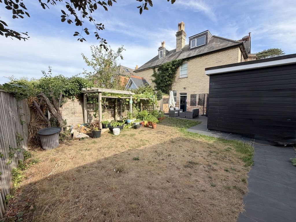 Property photo 3 of 24