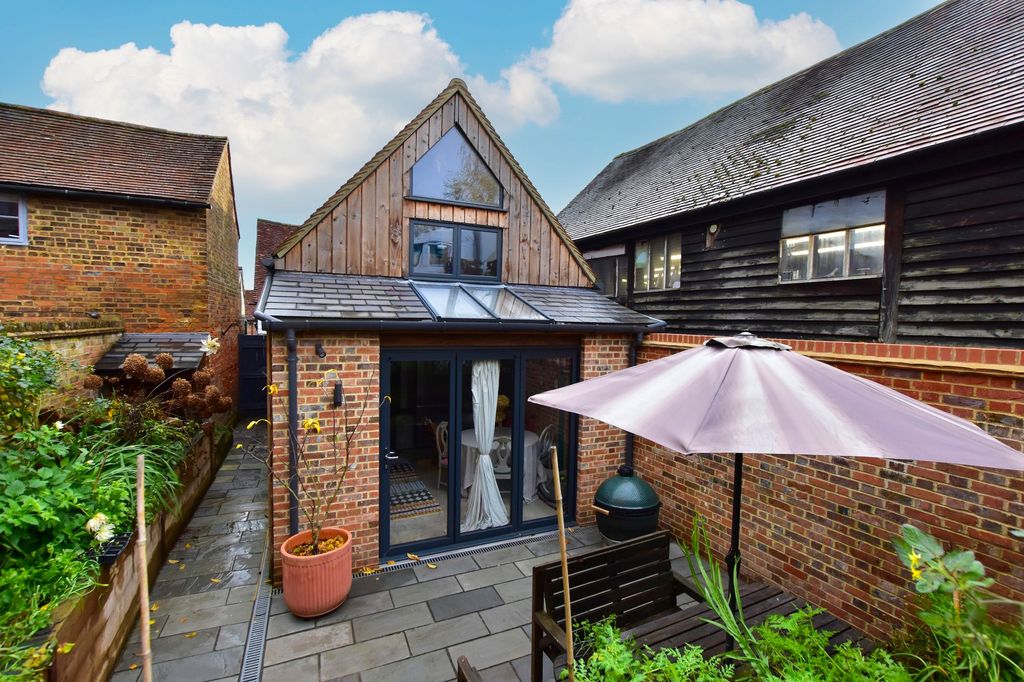 Property photo 1 of 33