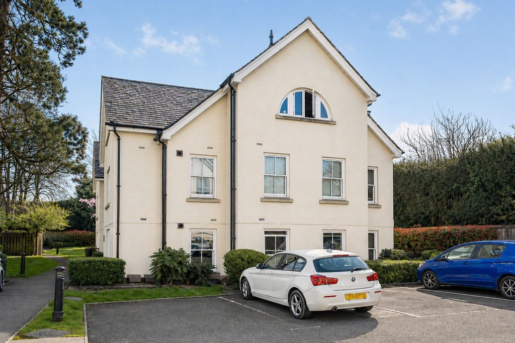 Property photo 1 of 17 90d63Af8-99E2-411F-Bca8-88E6ee329B97