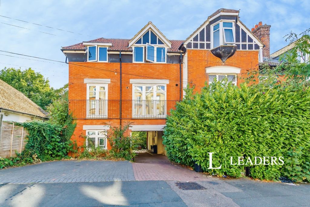 Property photo 1 of 11 Pbox-Img.Jpg