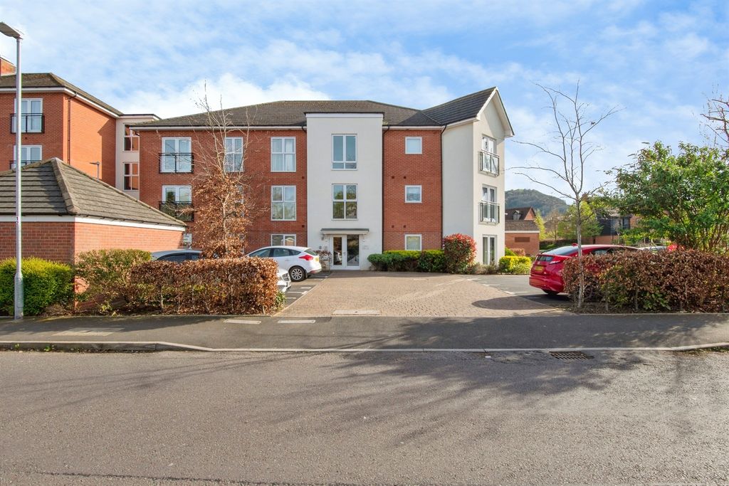 Property photo 2 of 20