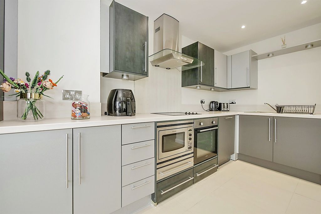 Property photo 1 of 12 Kitchen