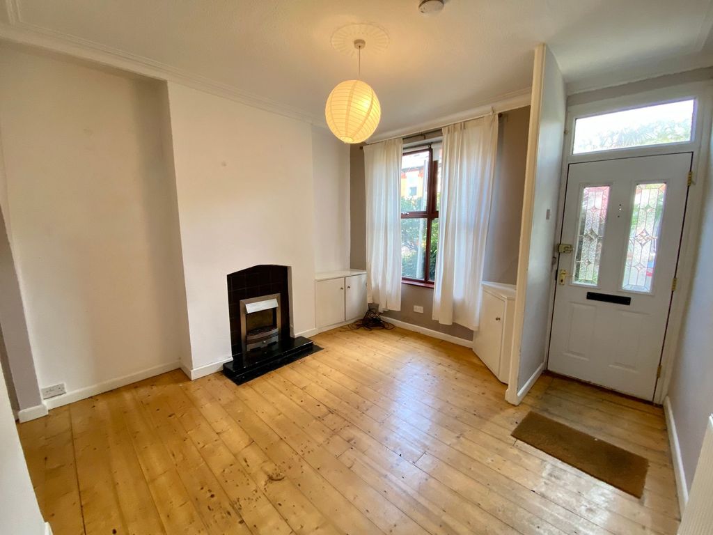 Property photo 2 of 9