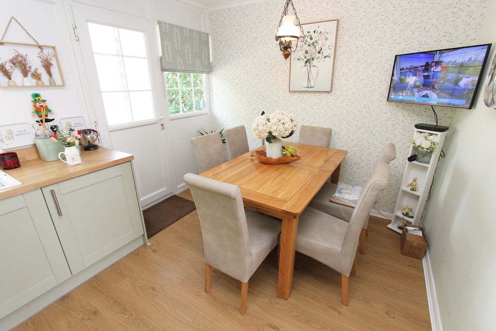 Property photo 3 of 19 Img_7133A