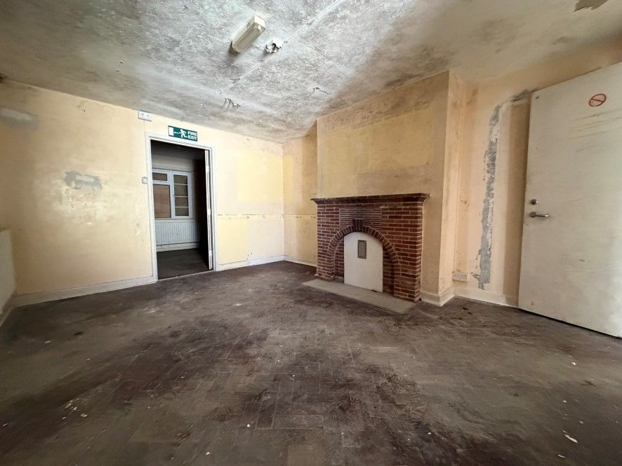 Property photo 2 of 20