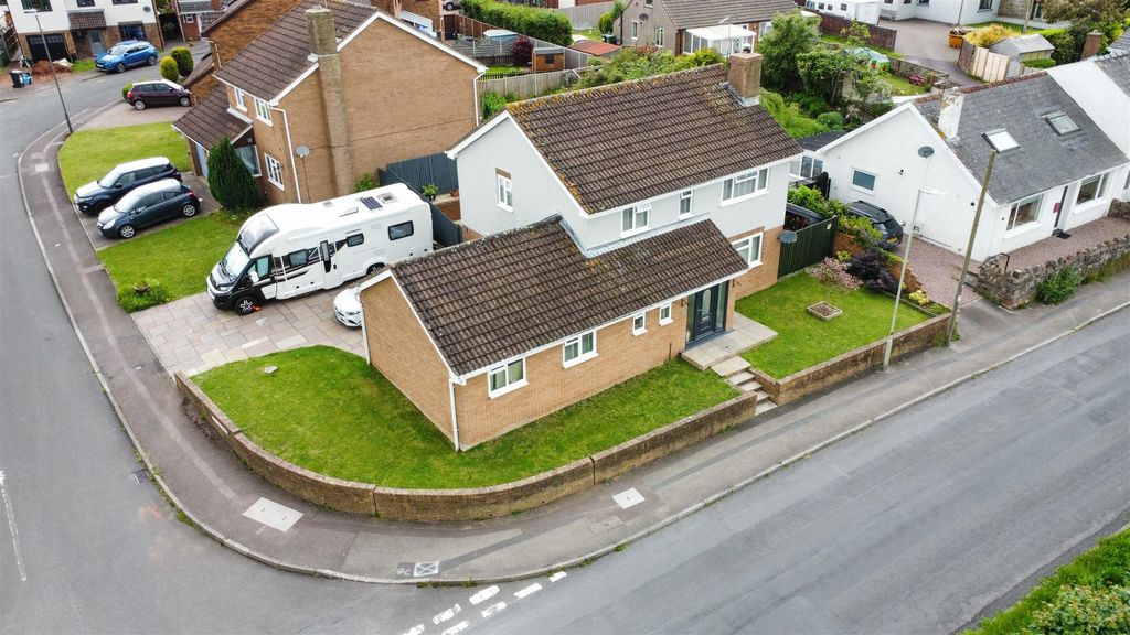 Property photo 1 of 27